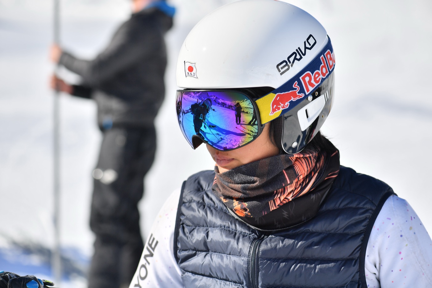 Athlet mit Helm und Brille